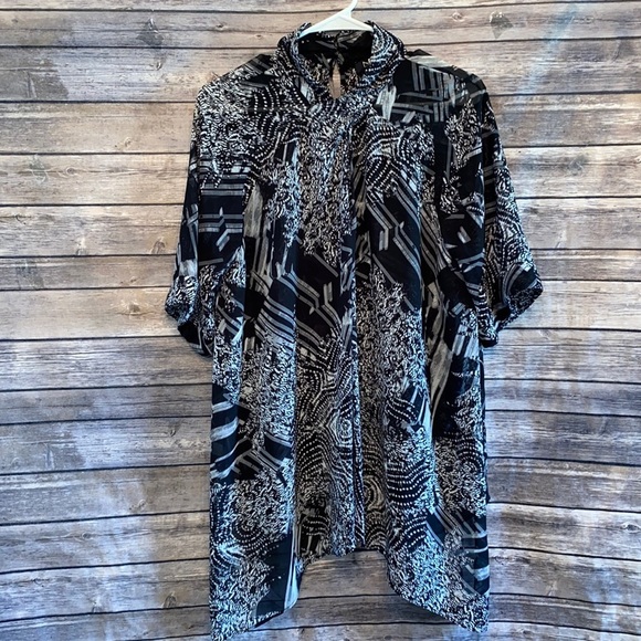 Nene Leakes Tops - Nene Leakes flyaway tunic top